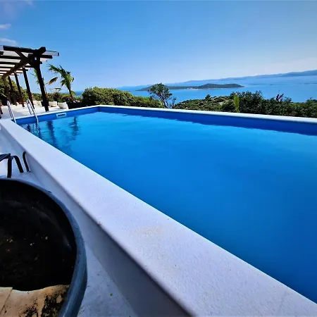 Robinson Villa