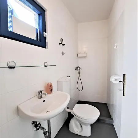 Robinson Villa Tkon