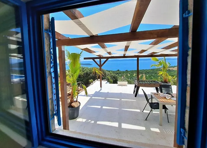 Villa Robinson Tkon