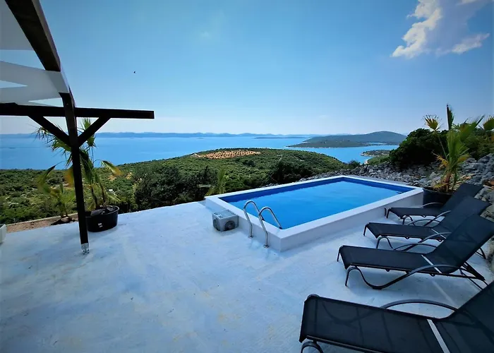 Robinson Villa